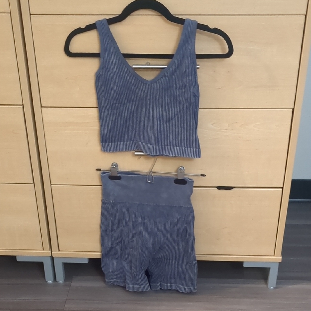 Aura Textured 2-Piece Exercise Set